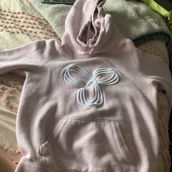 light pink TNA hoodie! - Picture 3 of 4